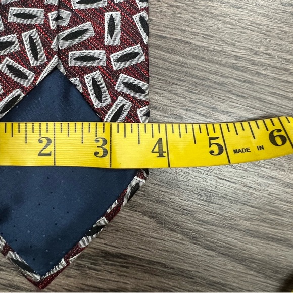 Louis Dell’Olio Red w/ Grey and Black Pattern Silk Tie - Picture 4 of 4